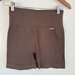 White Fox Active Ribbed Biker Shorts – Brown Size M